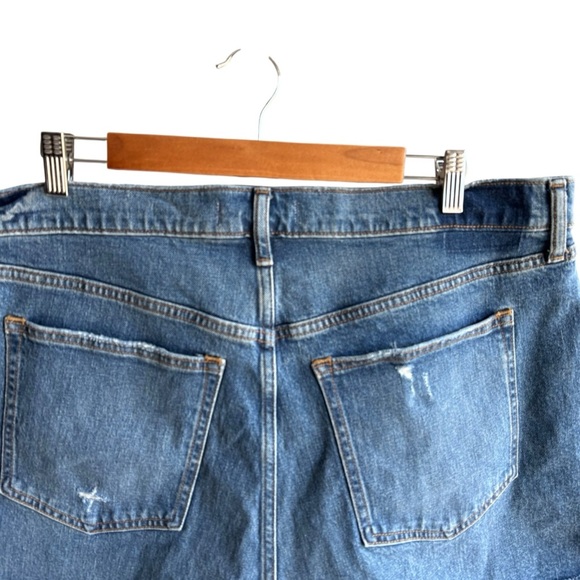 Abercrombie & Fitch - NWT The High Rise 4” Mom Curve Love Jean Shorts Sz 18 - Picture 7 of 9